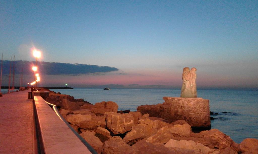 La Viareggina Ξενοδοχείο Βιαρέτζιο Εξωτερικό φωτογραφία