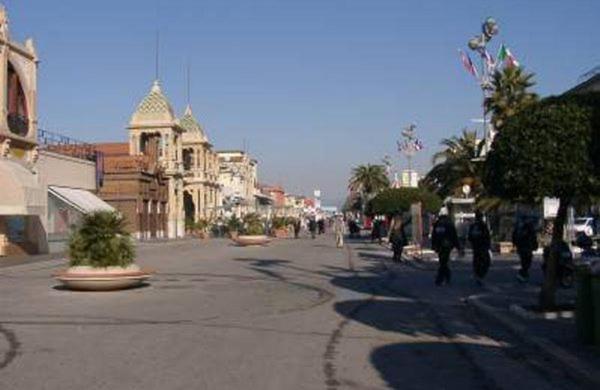 La Viareggina Ξενοδοχείο Βιαρέτζιο Δωμάτιο φωτογραφία